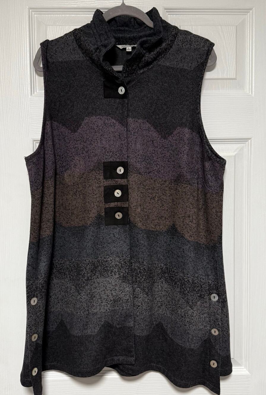 John Mark Women's Long Sleeveless Tunic Vest Size Large.